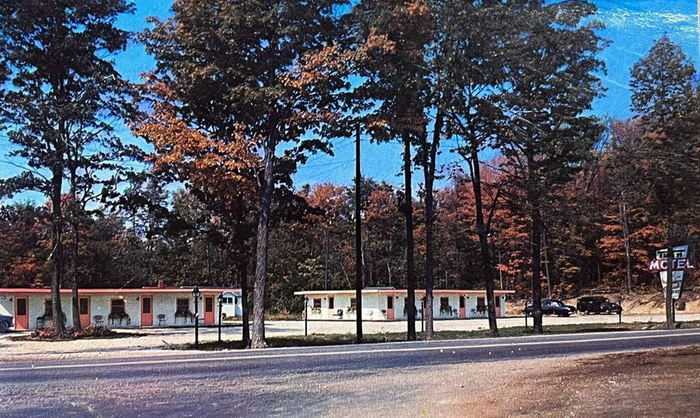 Twin Motel - Old Postcard